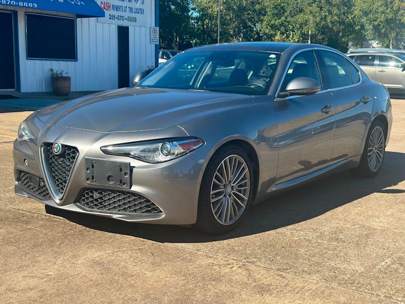 A Dash of Italian Elegance: The 2017 Alfa Romeo Giulia Ti