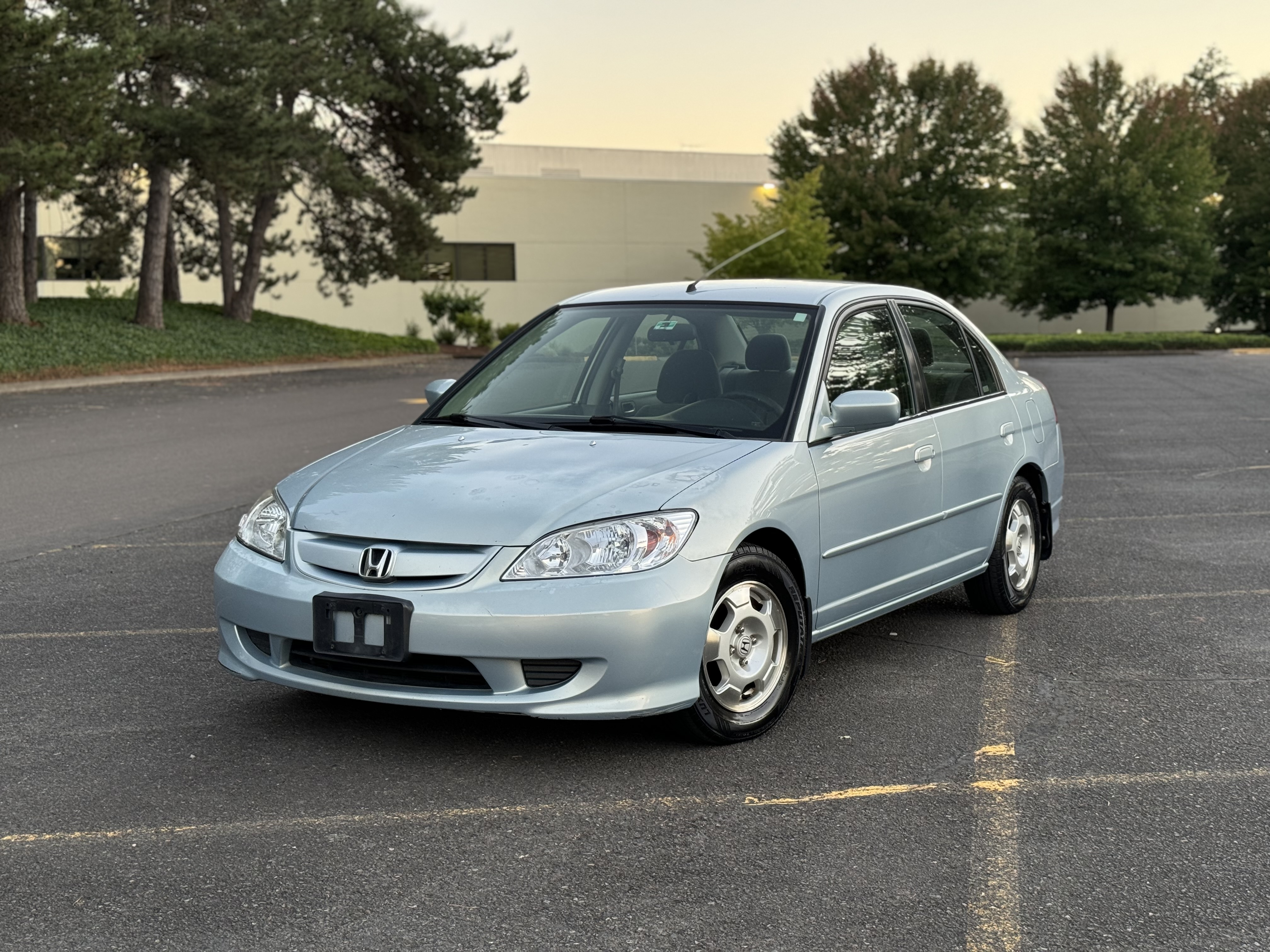 Find Reliability and Eco-Friendly Performance in the 2004 Honda Civic Hybrid