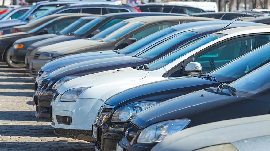 The Ultimate Comparison: 2004 Honda Civic Hybrid vs. 2010 Hyundai Elantra vs. 2008 Mazda Mazda3