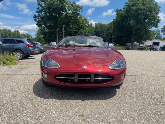 The Ultimate Review of the 2004 Jaguar XK8 Premium: A Timeless Classic