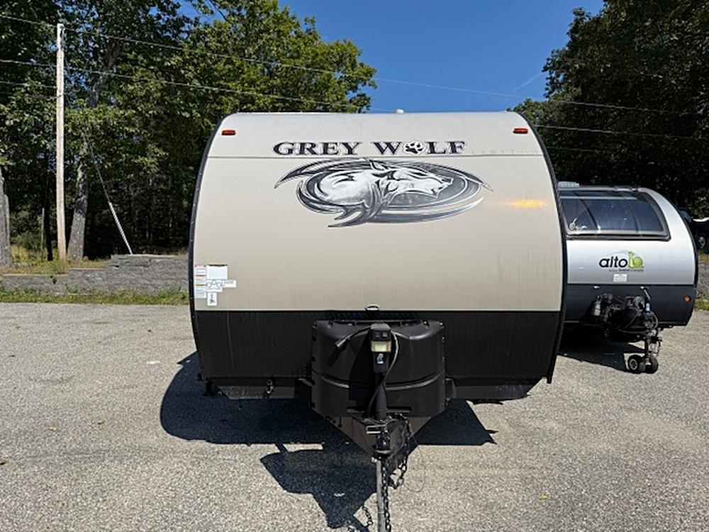 Embark on Your Adventure with the 2019 Forest River Grey Wolf 19SM 🚐🏕️
