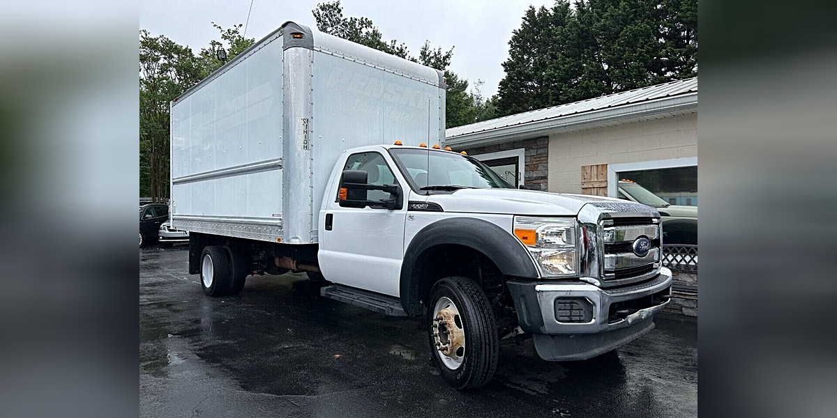 The Ultimate Review: 2016 Ford F-550 Super Duty 4X2