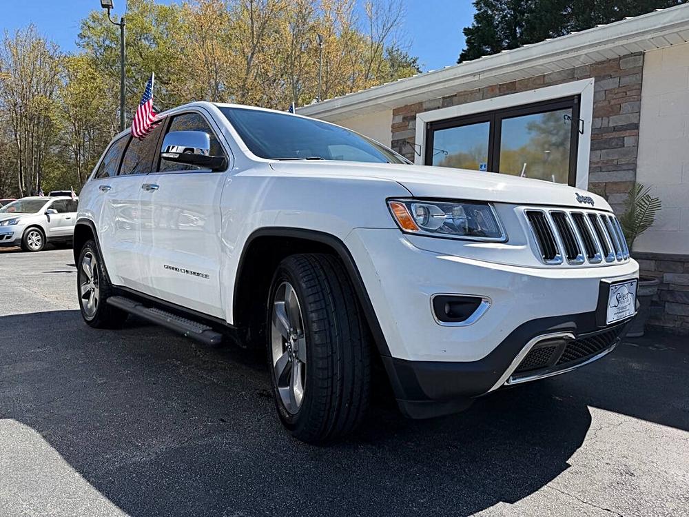 Why the 2014 Jeep Grand Cherokee Limited 4×2 4dr SUV Stands Out 🌟