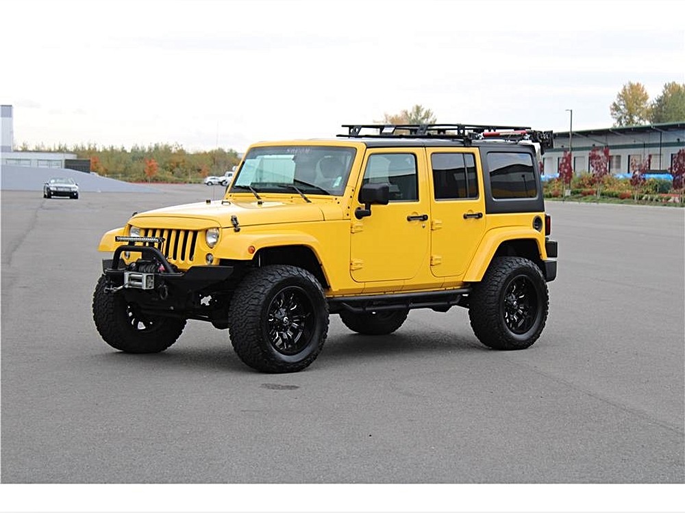 Why the 2015 Jeep Wrangler Unlimited Sahara Sport Utility 4D Stands Out 🌟