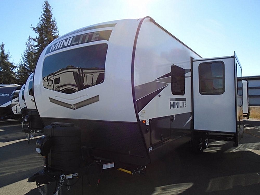 🚐 Why the 2025 Forest River Rockwood Mini Lite 2520BH Stands Out 🌟