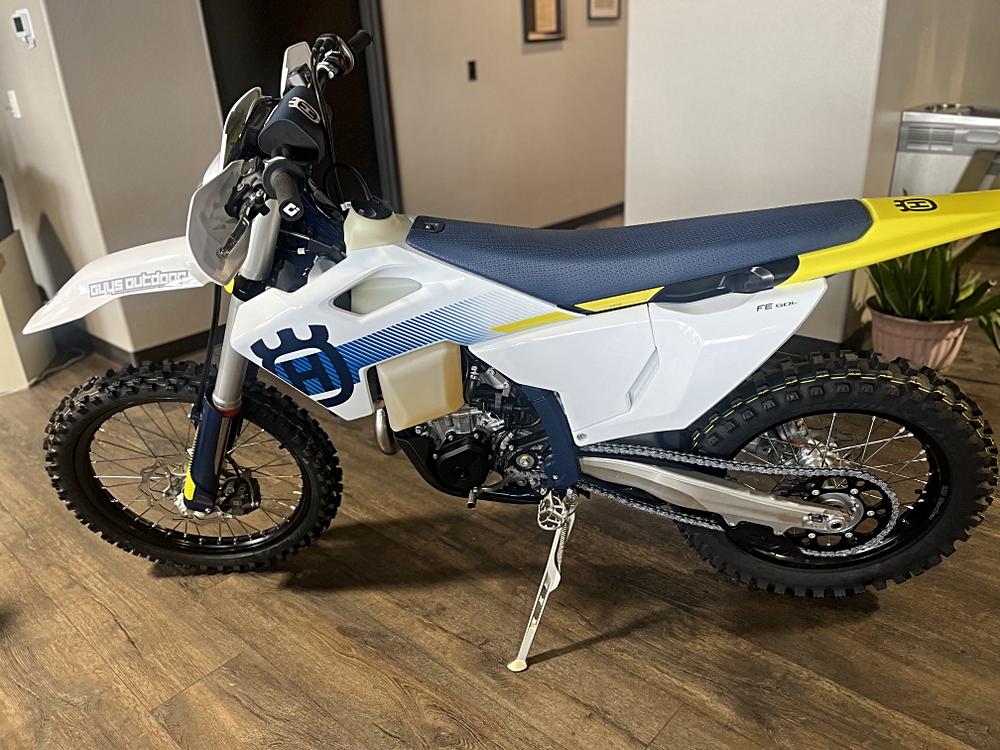 🏍️ Why the 2024 Husqvarna FE 501w Base Stands Out 🌟