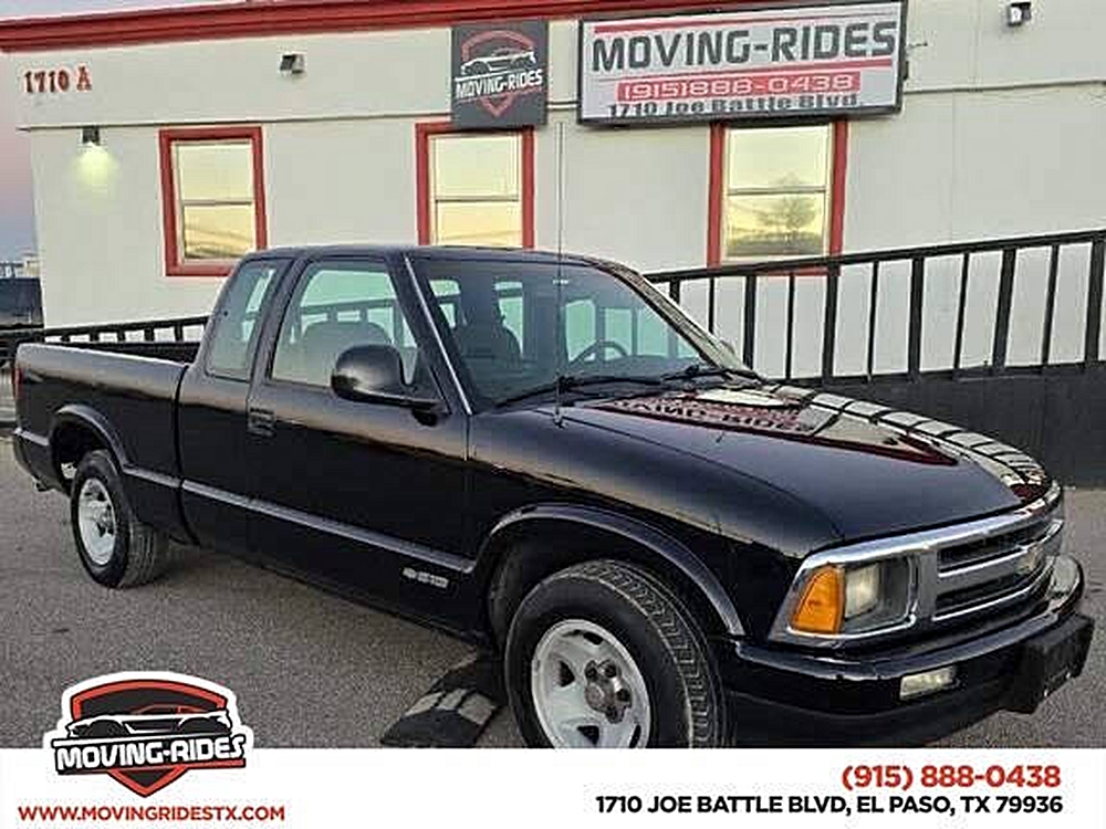 Why the 1995 Chevrolet S-10 LS 2dr Extended Cab SB Stands Out 🌟