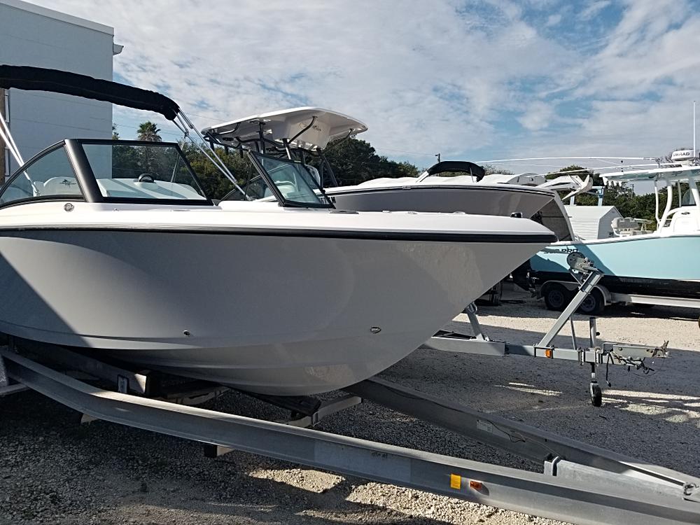 💰 Best Value Showdown: 3 Top Power Boats between $79,990 – $84,990 at Top Notch Marine, Melbourne