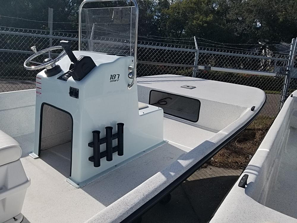 Best Value Showdown: 3 Top Power Boats between $27990 – $29990 at Top Notch Marine, Melbourne