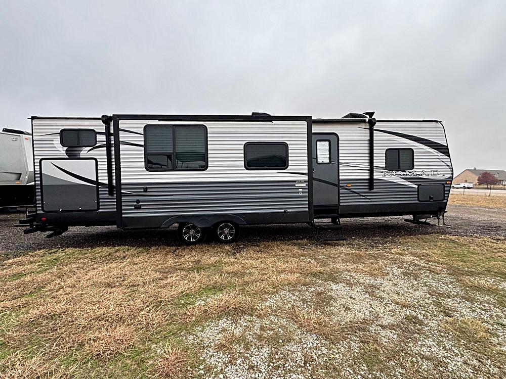 Travel in Comfort and Style: The 2015 Nomad Bunk Model Travel Trailer
