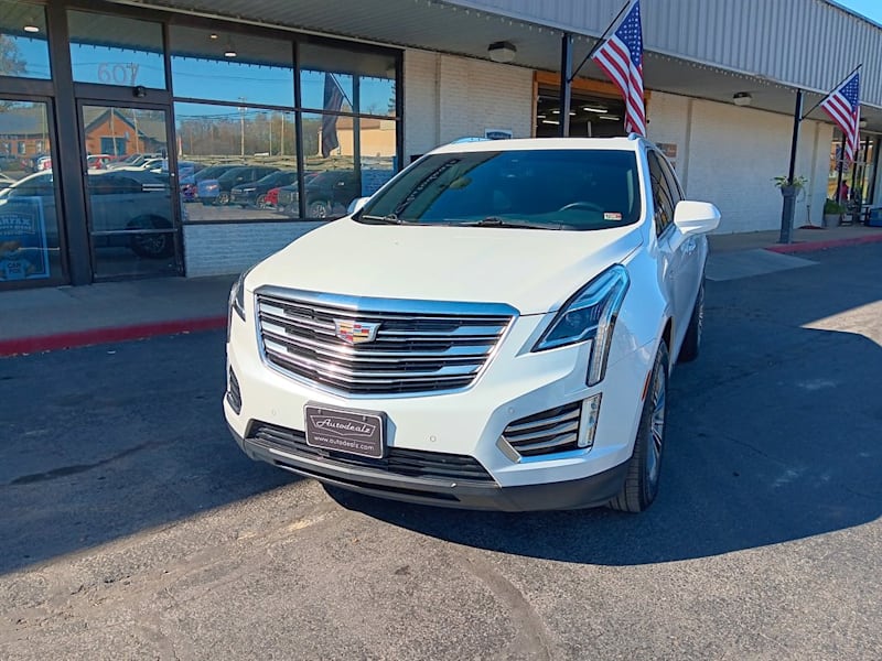 Elevate Every Journey with the 2017 Cadillac XT5