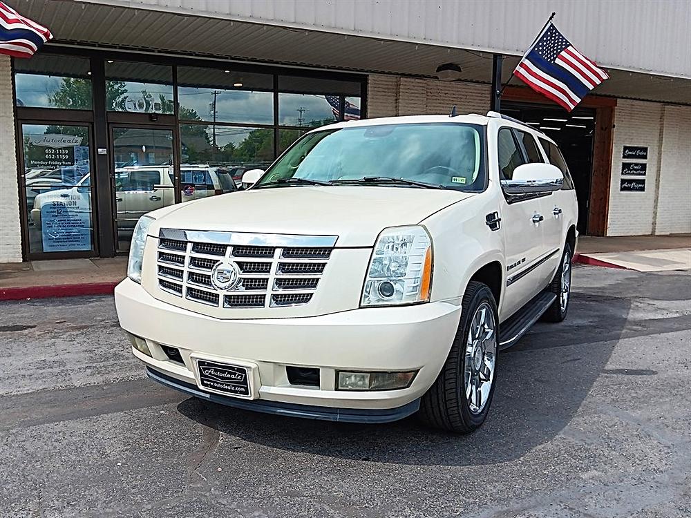 🚘 Take the Wheel of Possibility: 2008 Cadillac Escalade ESV Platinum 🚘
