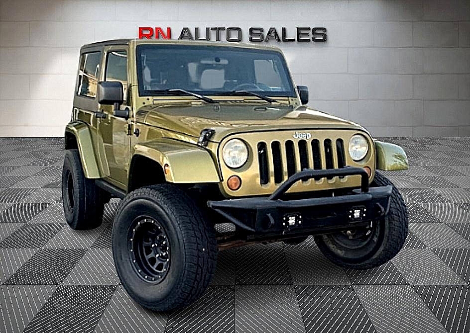 🚙 Why the 2007 Jeep Wrangler Sahara 4×4 2dr SUV Stands Out 🌟
