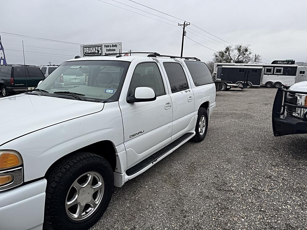 Choosing Your Ride: A Comprehensive Comparison of the 2004 GMC Yukon XL Denali, 2010 Hyundai Genesis 3.8, and 2013 Nissan Murano SV