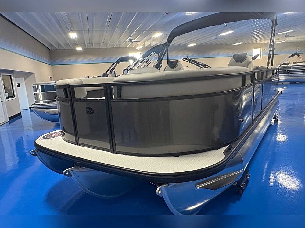 3 Ways to Make Waves: The Dockside 22Dq 2.75, 22Dq, and 22Df Power Boat Showdown!