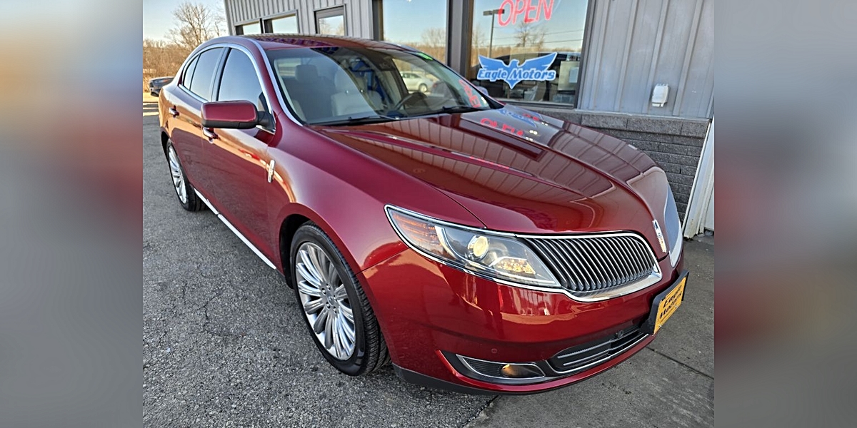 A Luxurious Ride: Review of the 2013 LINCOLN MKS