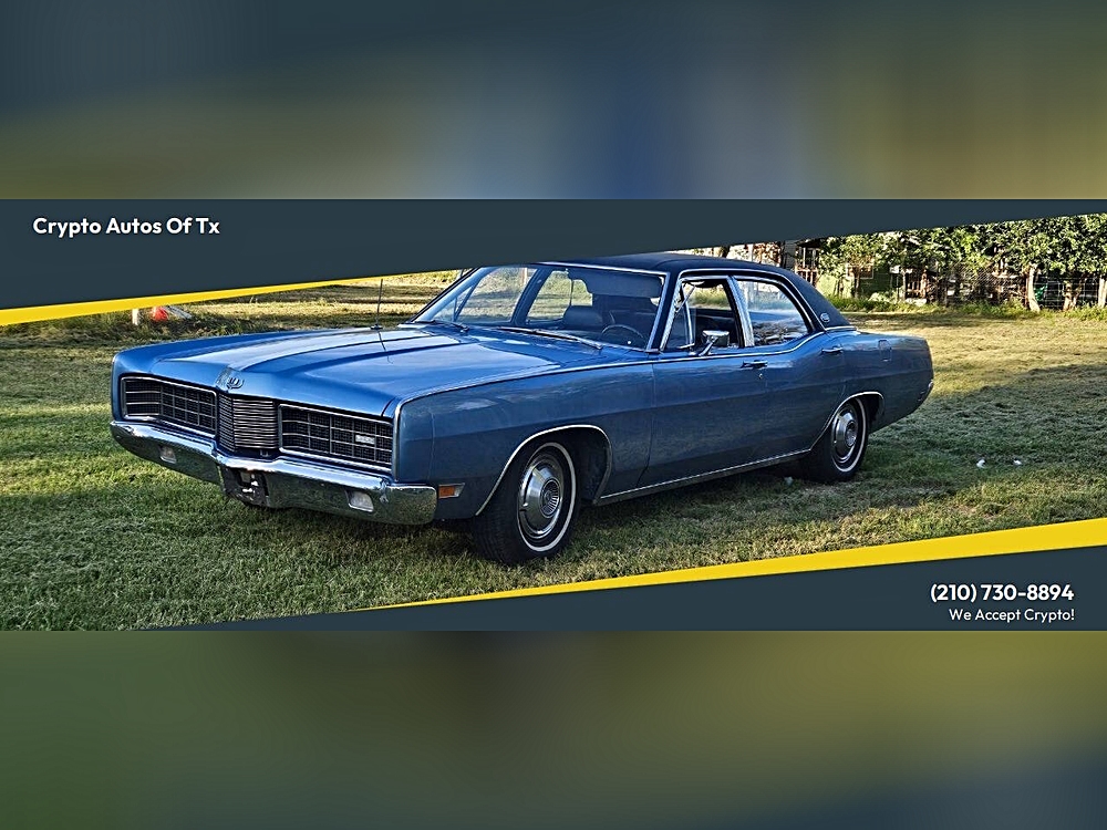 🚗 Discover the Classic Charm of the 1970 Ford LTD Sedan!