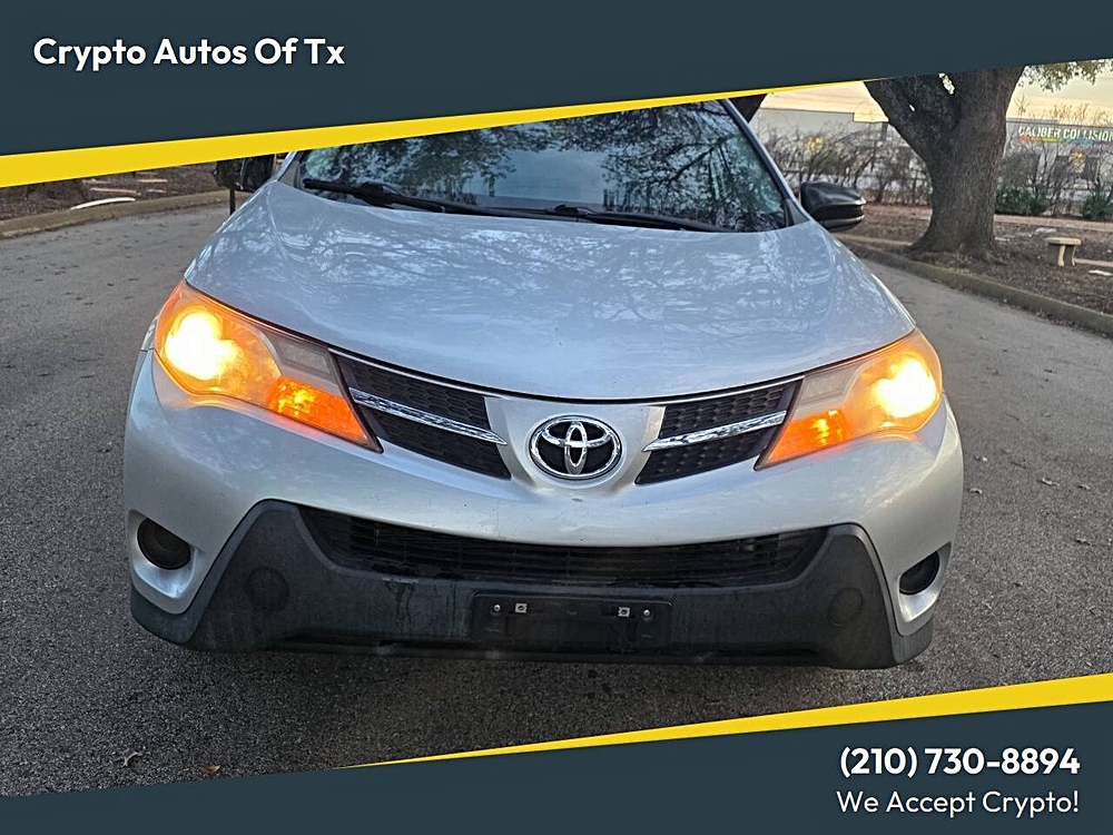 Why the 2014 Toyota RAV4 LE 4dr SUV Stands Out 🌟