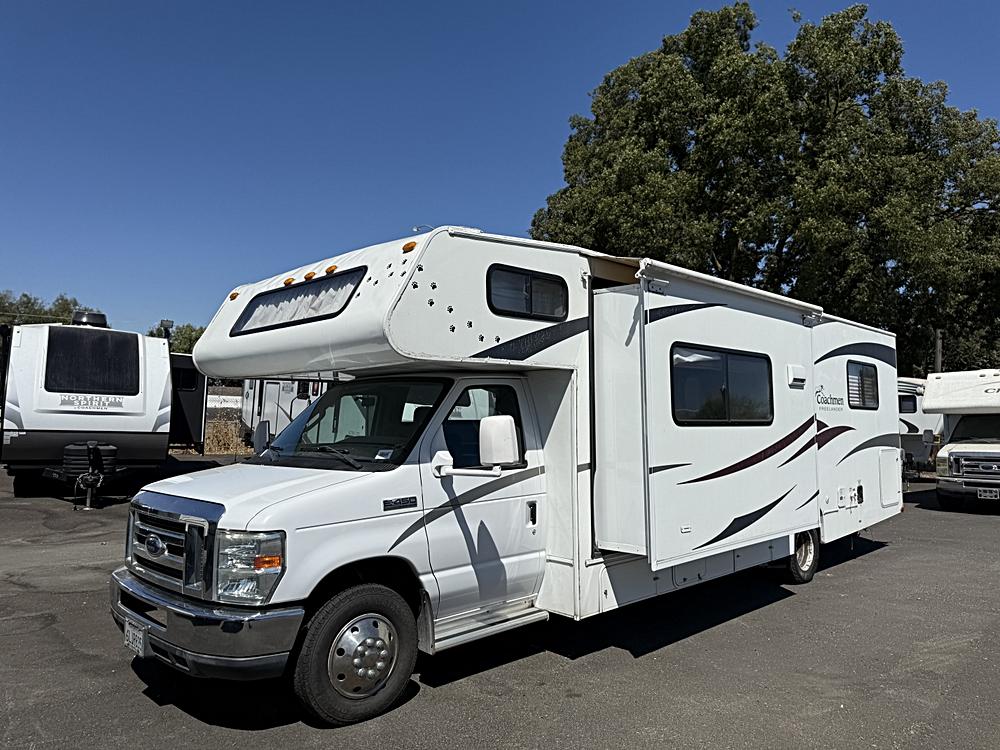 Why the 2011 Coachmen FREELANDER 30QB Stands Out 🌟