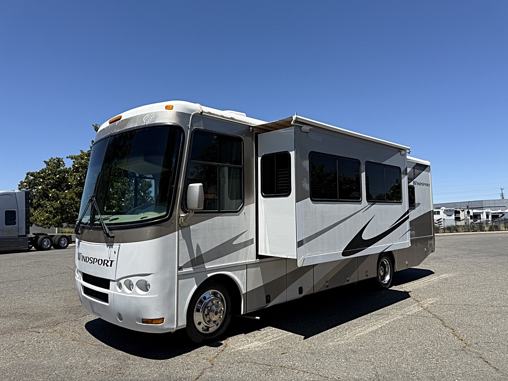 Discover Adventure with the 2007 FOUR WINDS WINDSPORT 32R 🚐