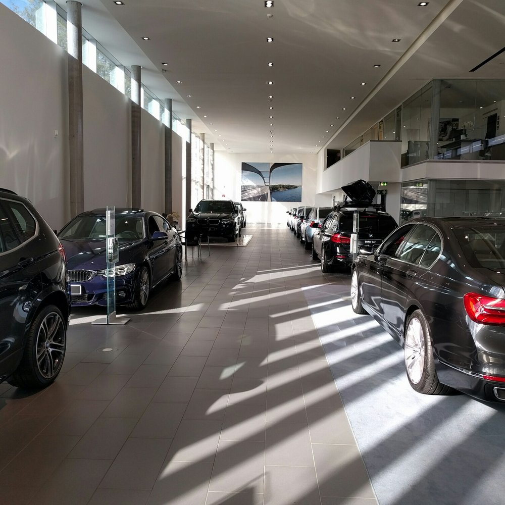 Luxury Showdown: A Comparison of 3 Mercedes-Benz Vehicles