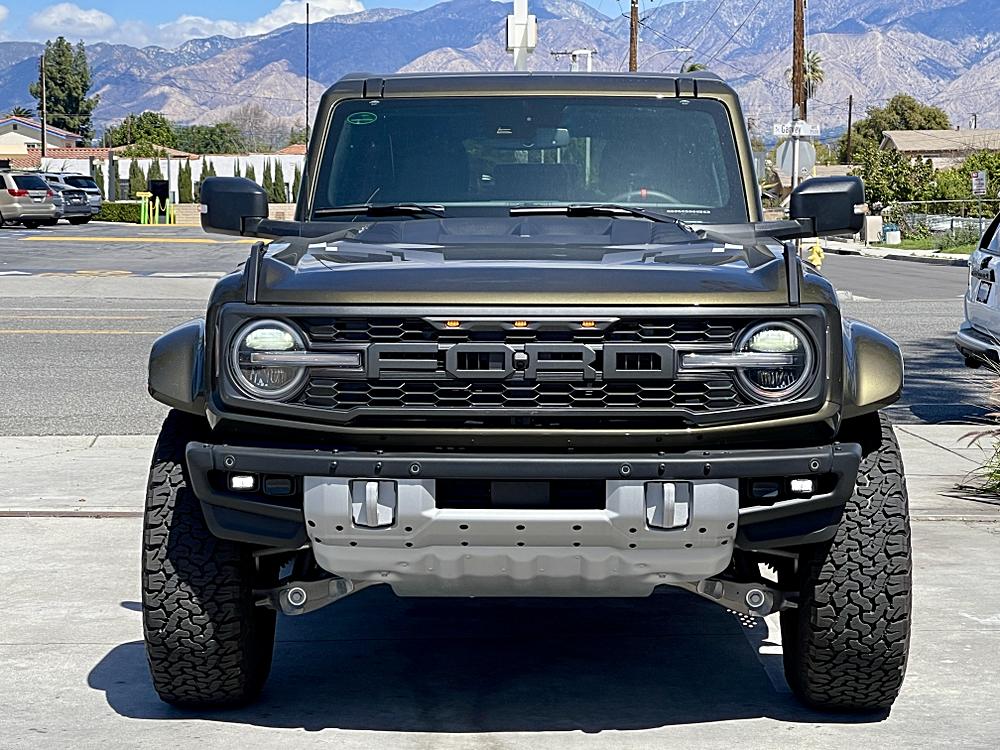 Battle of the SUVs: 2024 Ford Bronco Raptor vs. 2020 Honda Pilot EX