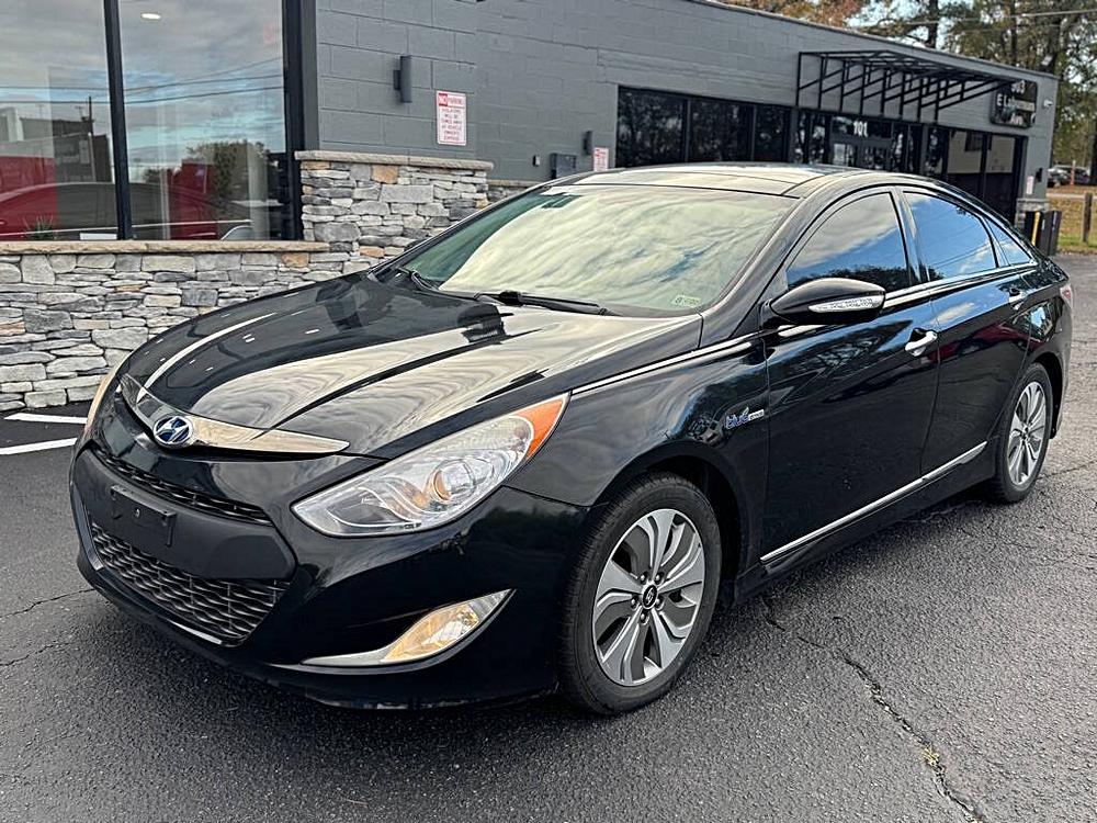 Take the Wheel of Possibility: 2015 Hyundai Sonata Hybrid