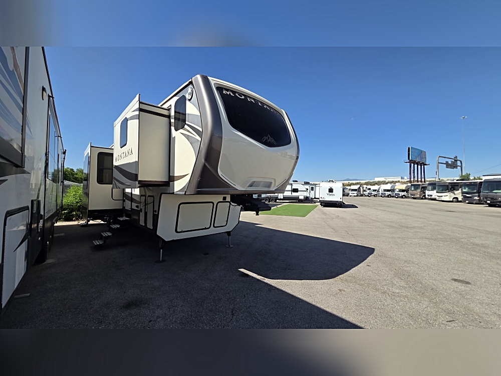 🚛 3 Ways to Haul Smarter: The Keystone RV Montana, Cougar, and Montana Trailer Showdown!