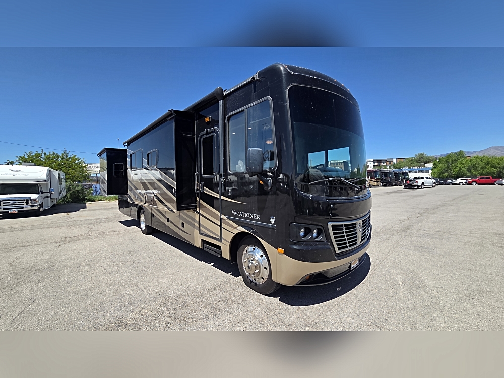 🚐 Why the 2015 Holiday Rambler Vacationer 36SBT Stands Out 🌟