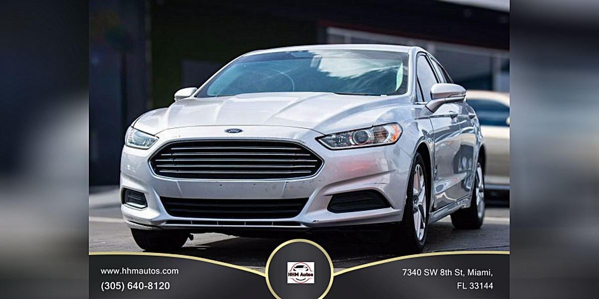 Luxury and Performance: A Review of the 2016 Ford Fusion SE Sedan 4D