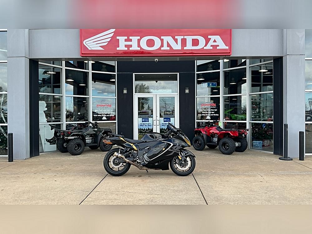 🏍️ Why the 2022 Suzuki Hayabusa Stands Out 🌟