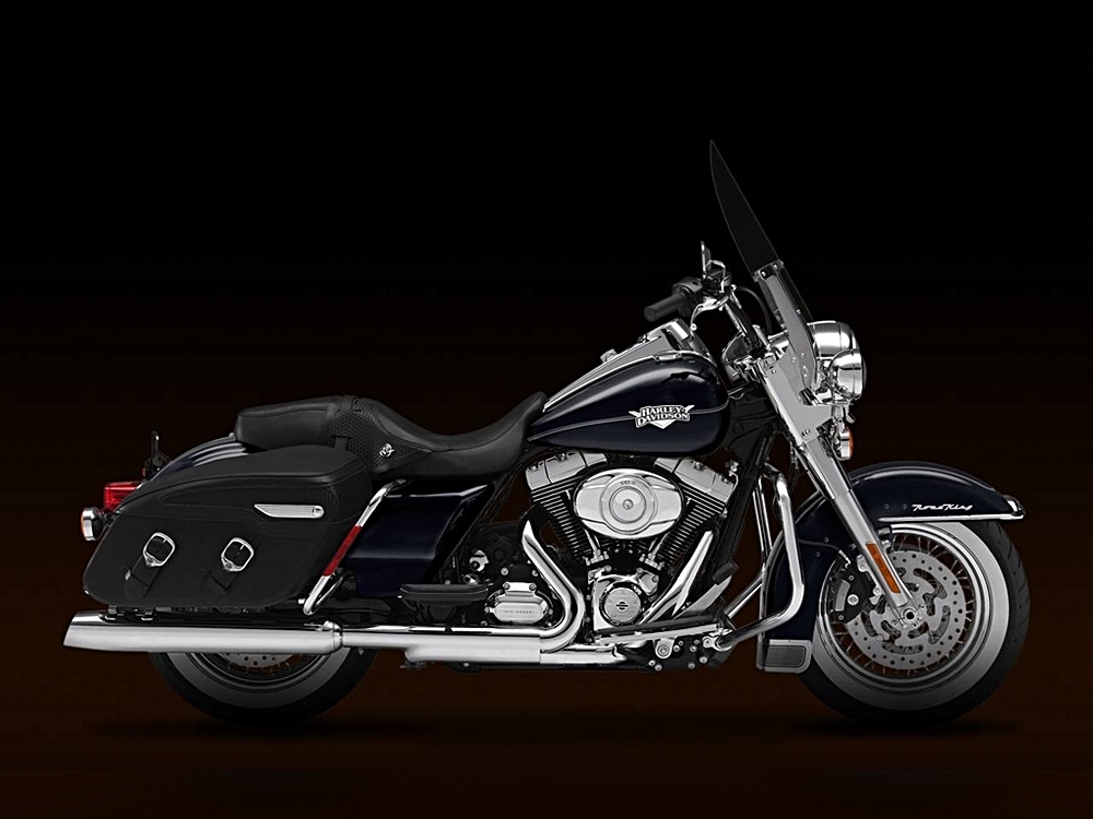 🏍️ 3 Ways to Ride Better: The Harley-Davidson FLHRC Road King Classic, Sportster, and Softail Motorcycle Showdown!