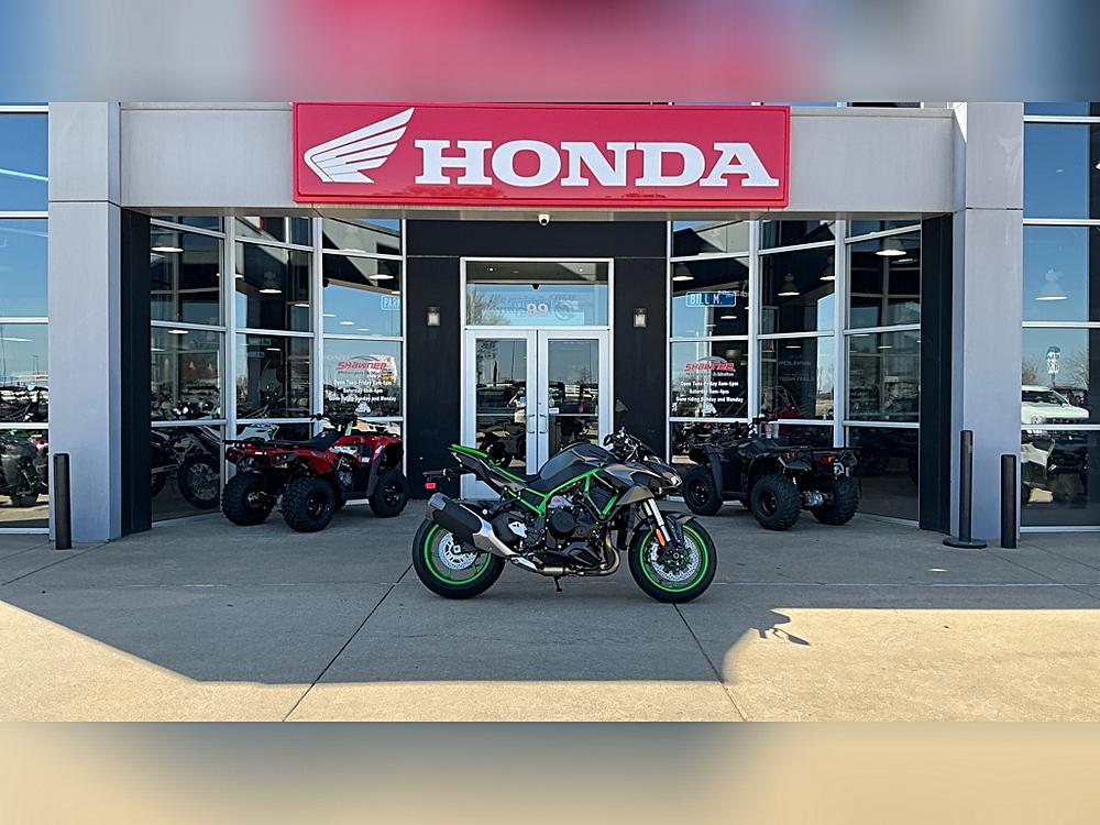 The 2026 Kawasaki Z H2 SE ABS: A Ride to Remember 🏍️