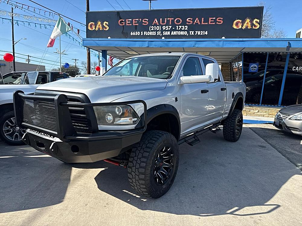 Discover the Power and Comfort of the 2013 RAM 2500 Tradesman Crew Cab SWB 4WD 🚗