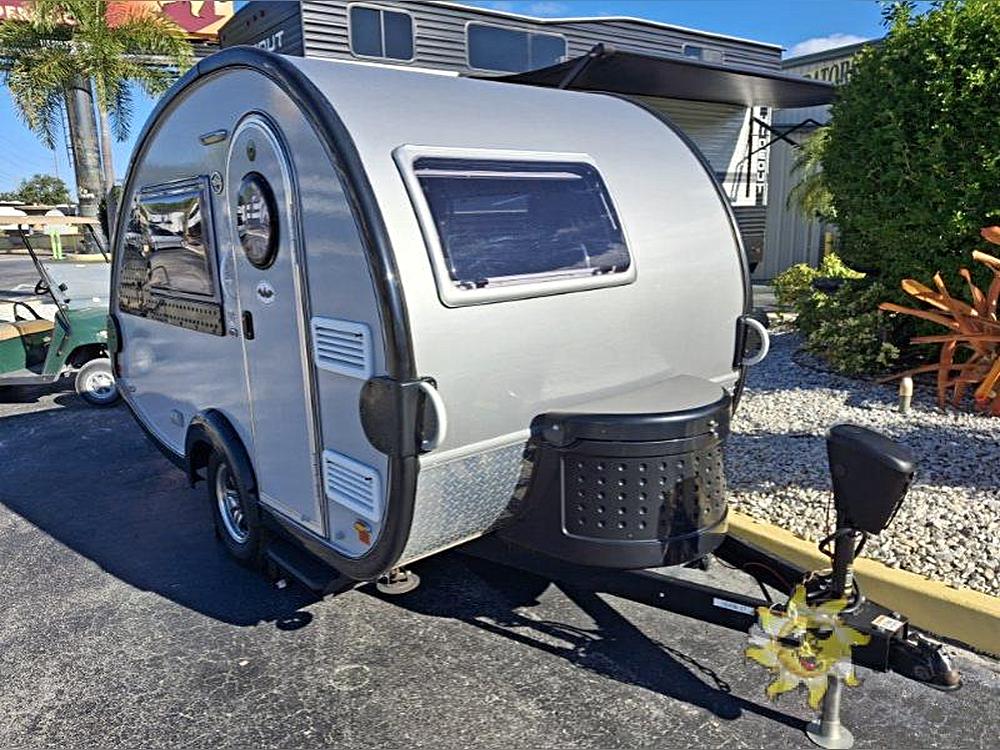 Discover Adventure and Comfort with the 2017 T@b Q-Max RvCamper
