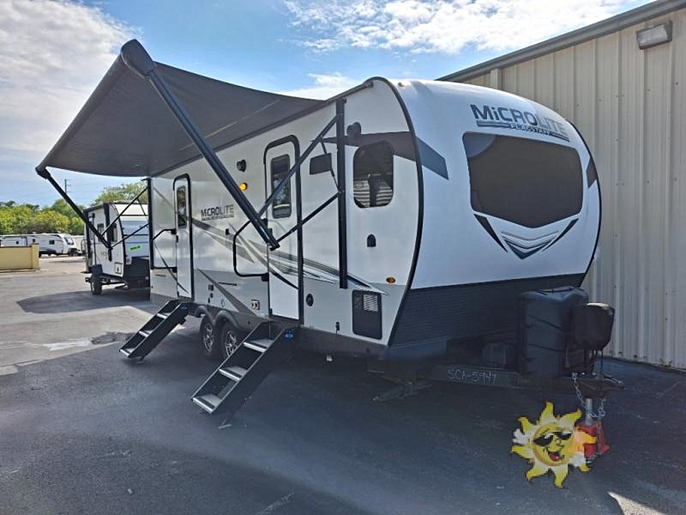 💰 Best Value Showdown: 3 Top RV Campers between $29999 – $22990 at Sun Camper Rv, Fort Pierce