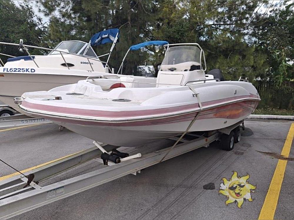 🚤 Unveiling the Featured PowerBoat: 2005 Tahoe 215CC – Your Gateway to Water Adventures 🌊