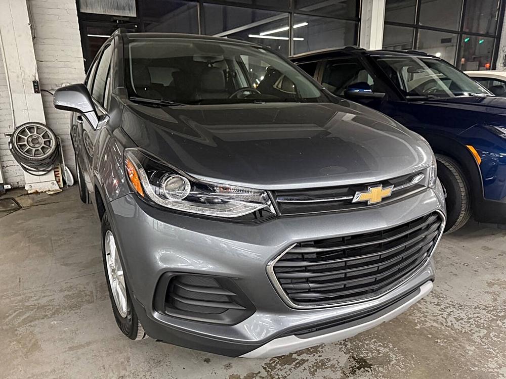 🚘 Take the Wheel of Possibility: 2020 Chevrolet Trax LT AWD 4dr Crossover