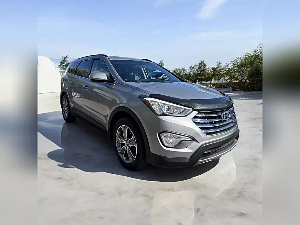 Comparaison de 3 Véhicules Hyundai: Hyundai Santa Fe se 2016 vs Hyundai Kona AWD 2018 vs Hyundai Elantra Auto 2020