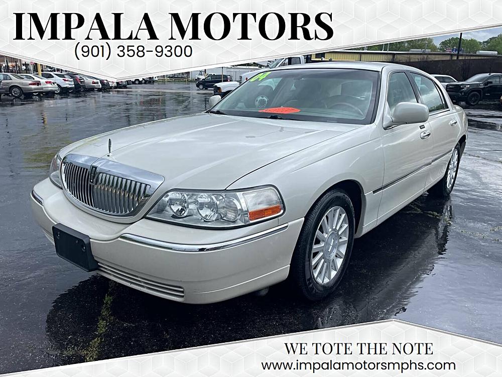 “A Luxurious Ride for Less: The 2004 Lincoln Town Car Ultimate Review”