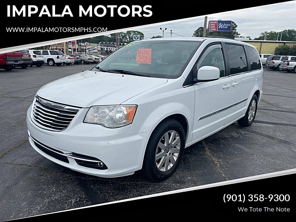 🚐 Why the 2015 Chrysler Town and Country Touring 4dr Mini Van Stands Out 🌟