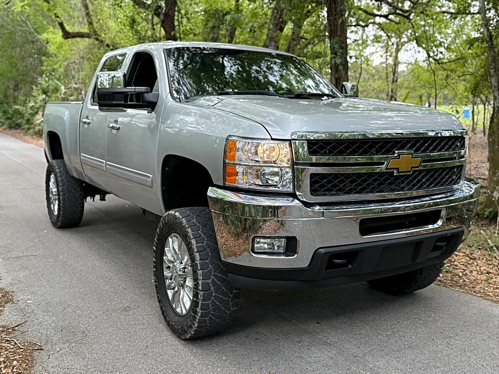 🚗 3 Ways to Drive Better: The Chevrolet Silverado 2500 HD Crew Cab, Silverado 3500 HD Crew Cab, and Silverado 3500 HD Crew Cab Showdown!