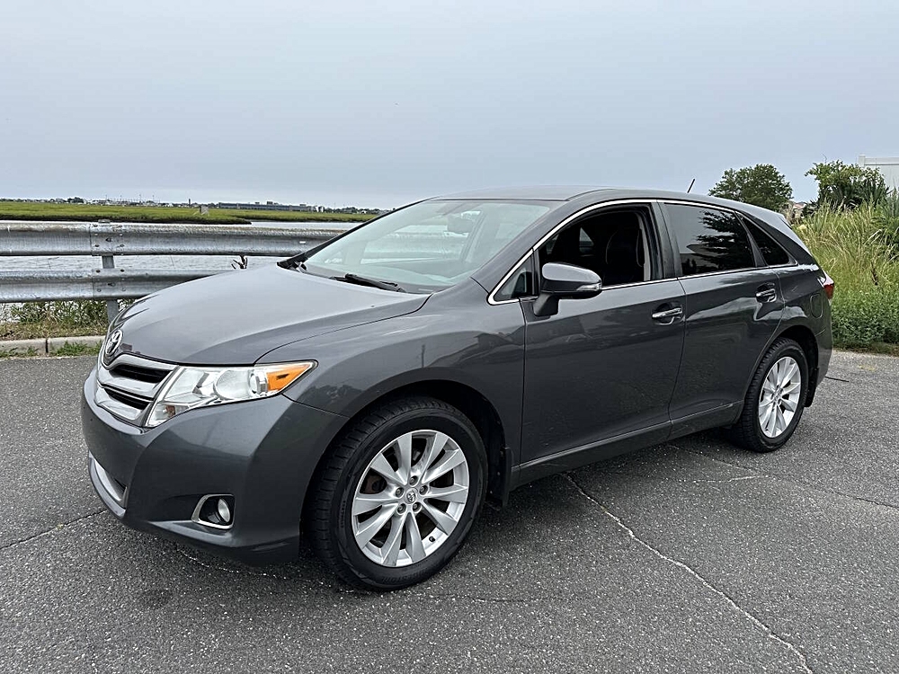Why the 2013 Toyota Venza XLE AWD 4cyl 4dr Crossover Stands Out 🌟