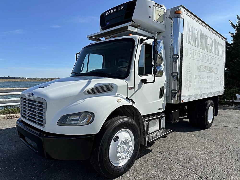 🚚 Why the 2007 Freightliner M2 106 4X2 2dr Regular Cab Stands Out 🌟