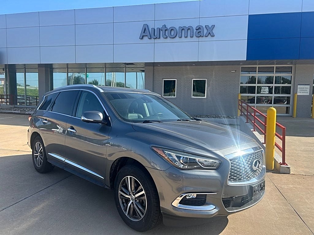 Discover the 2020 INFINITI QX60 LUXE: A Class of Its Own 🚗🌟