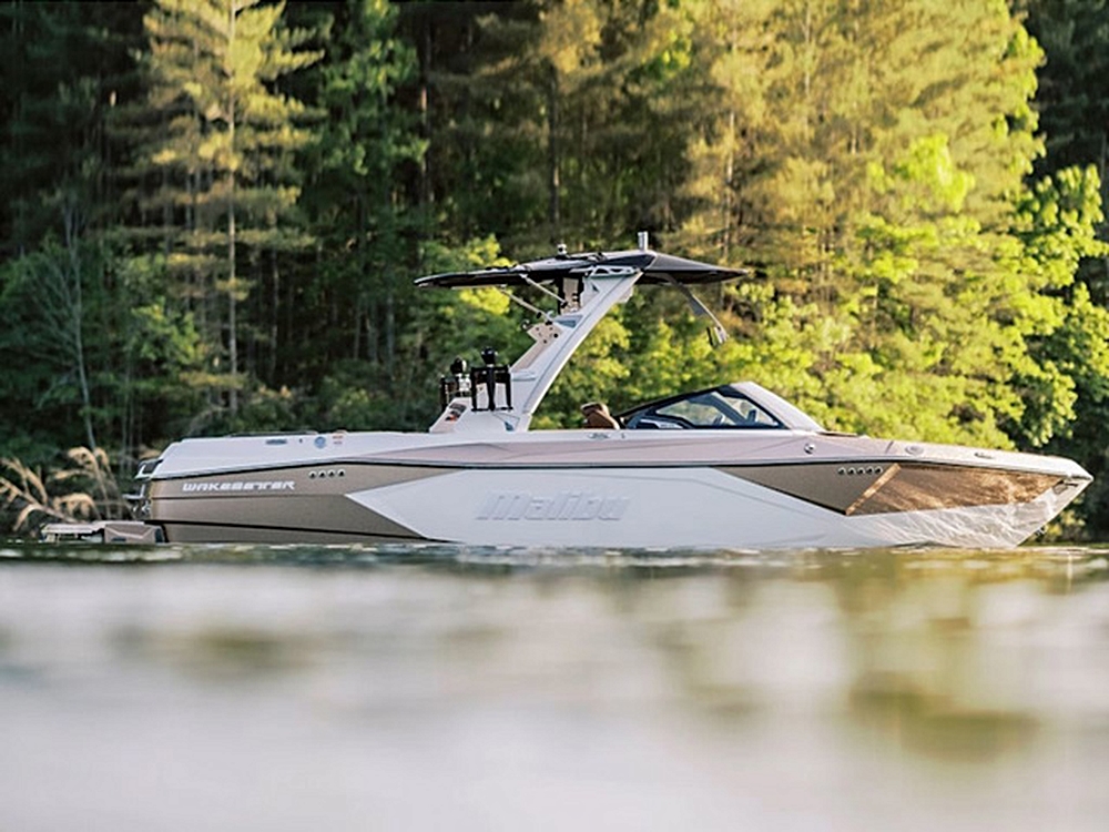 Unleashing Adventure: The 2025 Malibu Boats 23 LSV