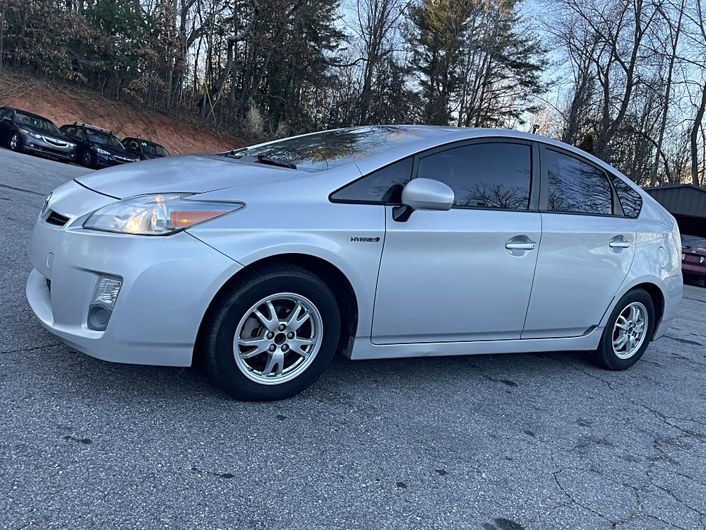 Top 10 Reasons You’ll Love the Car & Truck: 2011 Toyota Prius 5dr HB I