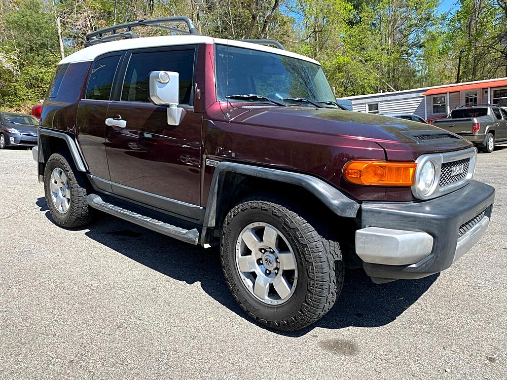 🚙 The SUV Showdown: 3 Top Picks Compared at SKYLINE MOTORS LLC, ASHEVILLE