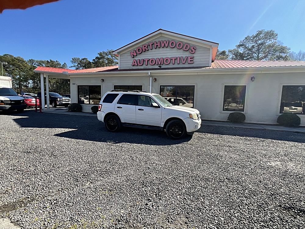 A Day With the 2011 FORD ESCAPE XLT FWD