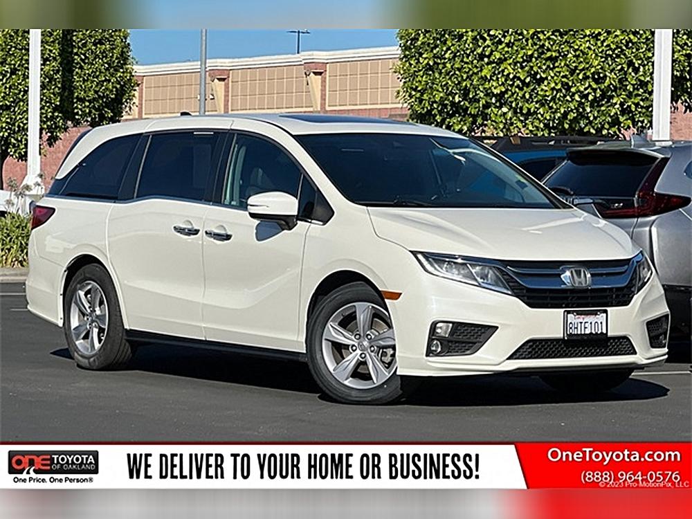 🚗 Quick Compare: 3 Great 4D Passenger Vans at One Toyota, OAKLAND